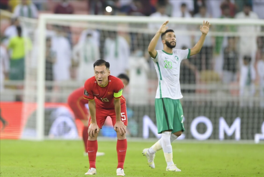 包含斯特拉斯堡队遭遇连续输球，备战压力巨大的词条